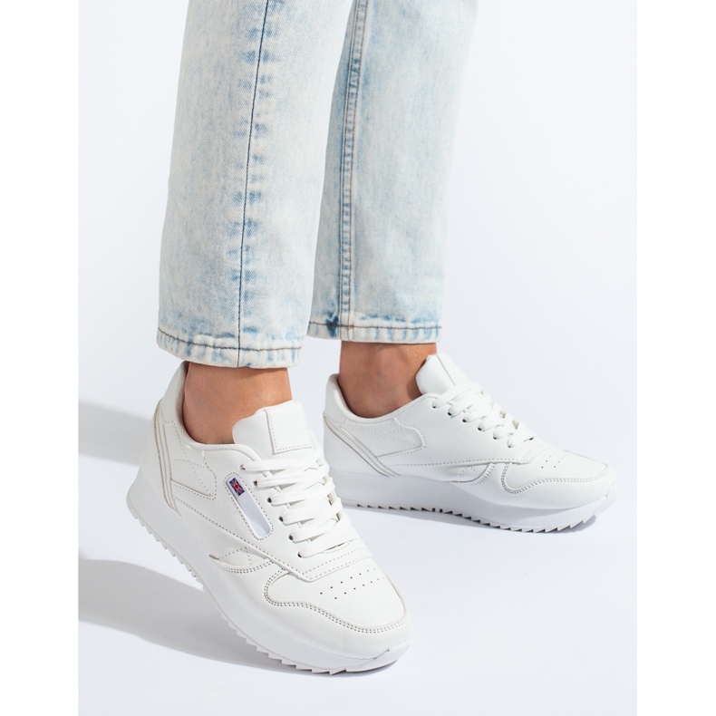 Weiße Sportschuhe für Damen von Shelovet 1