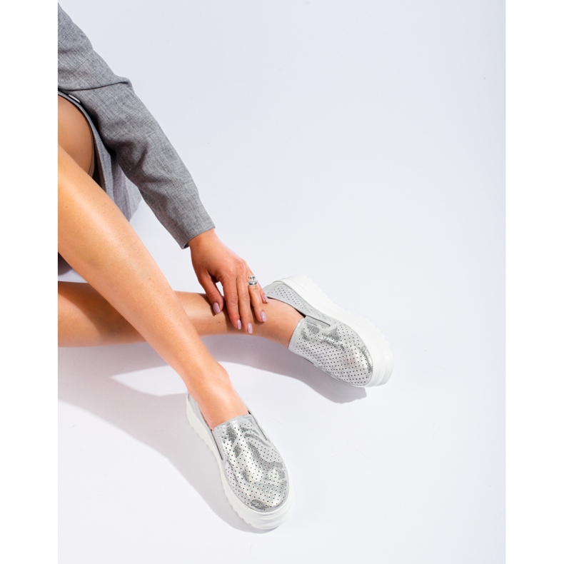 Silberne Damen-Slipper aus Leder von Shelovet silber- 1