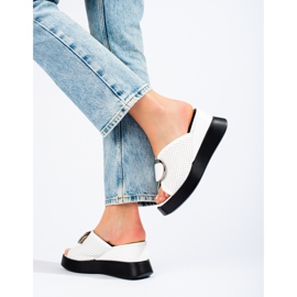 Weiße Keilsandalen von Shelovet 1