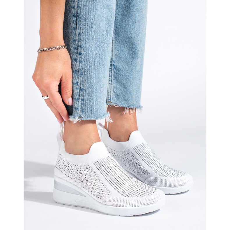 Weiße Textil-Keilsneaker von Shelovet 1