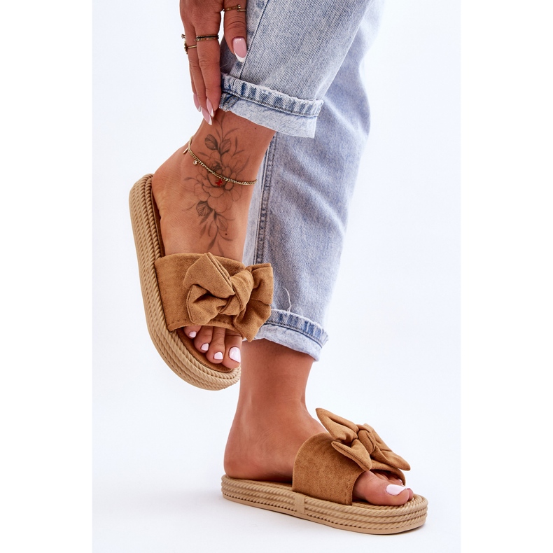 FK1 Camel Fency Damen-Hausschuhe aus Wildleder mit Schleife braun 1