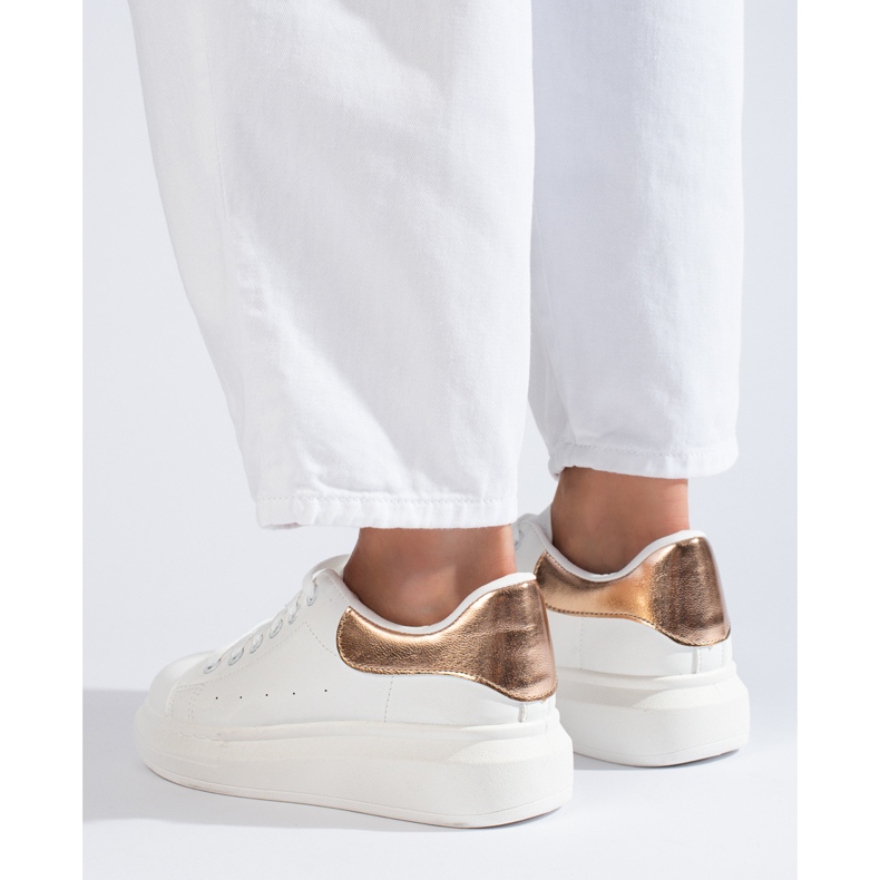 Weiße Sportschuhe für Damen von Shelovet 1